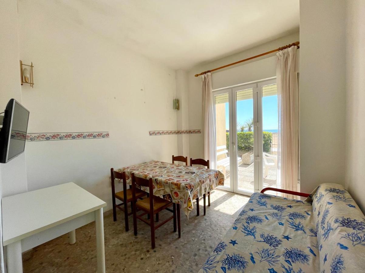Villa Fronte Mare-Carraro Immobiliare Jesolo - Family Apartments 外观 照片