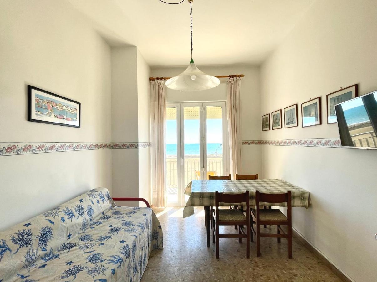 Villa Fronte Mare-Carraro Immobiliare Jesolo - Family Apartments 外观 照片