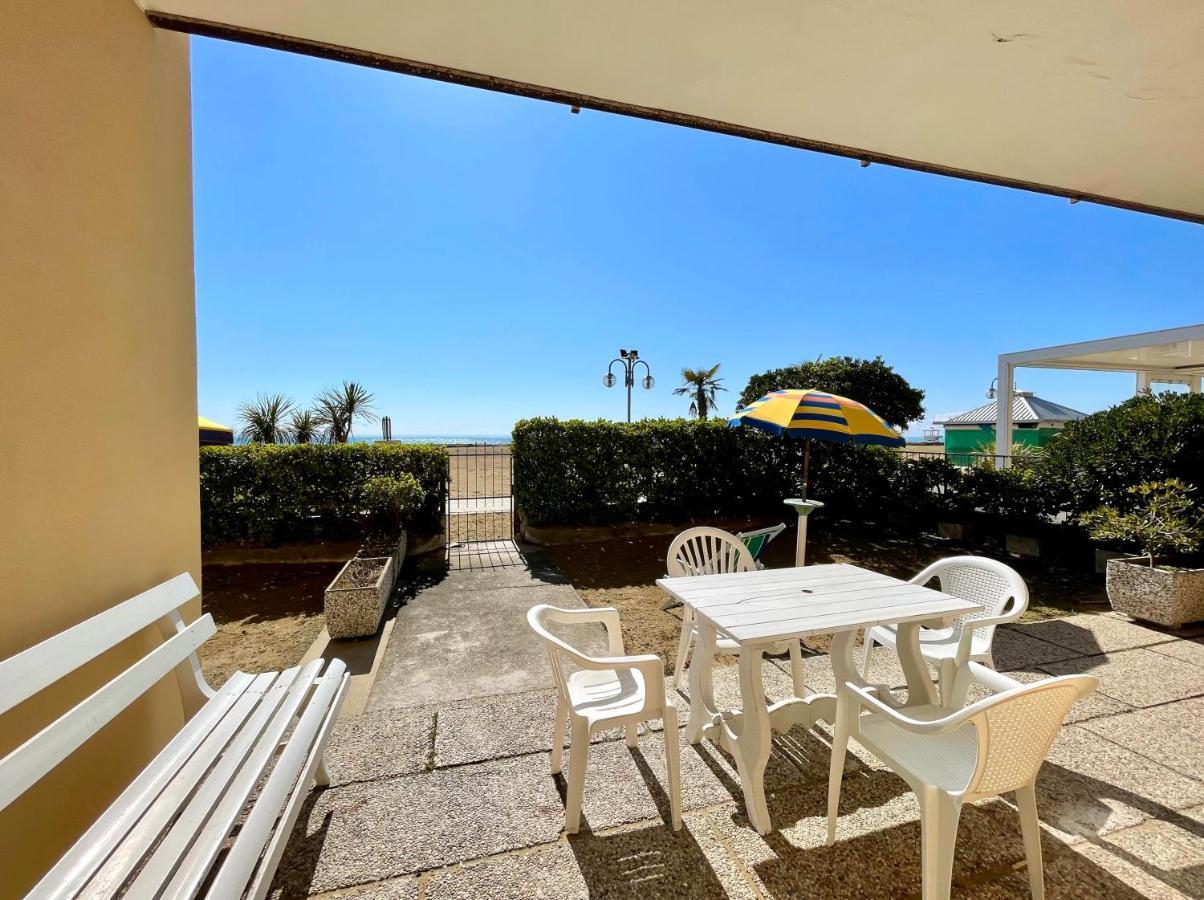 Villa Fronte Mare-Carraro Immobiliare Jesolo - Family Apartments 外观 照片