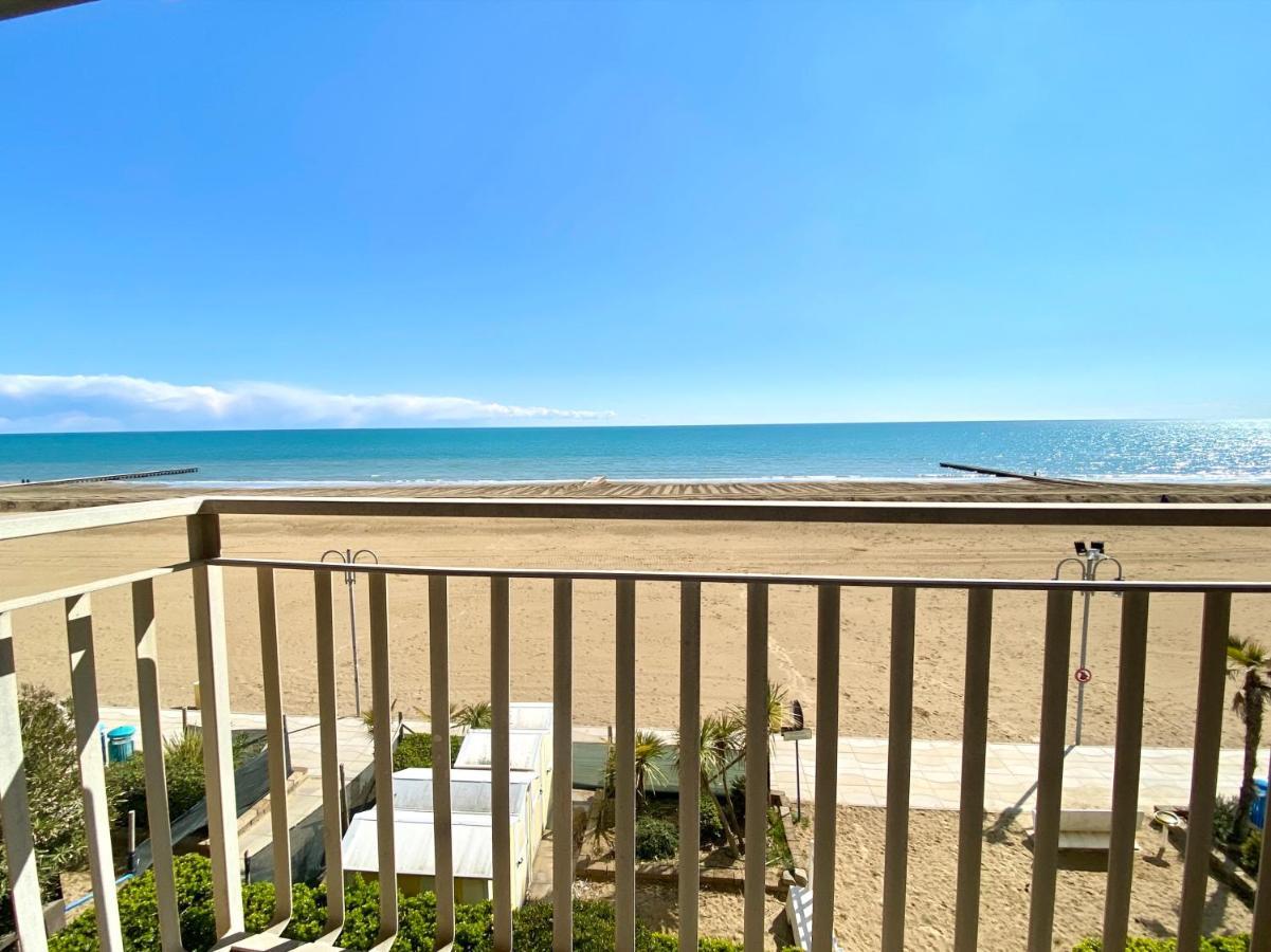 Villa Fronte Mare-Carraro Immobiliare Jesolo - Family Apartments 外观 照片