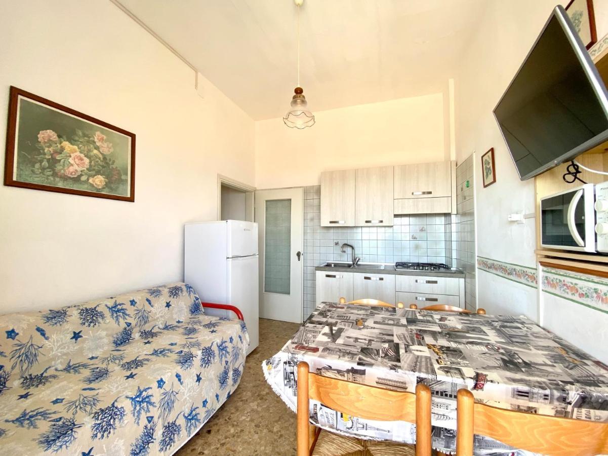 Villa Fronte Mare-Carraro Immobiliare Jesolo - Family Apartments 外观 照片